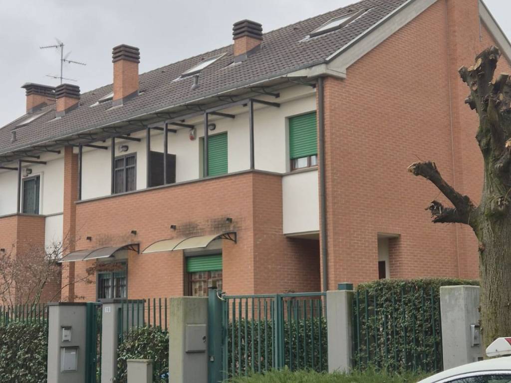 casa indipendente in vendita a Bollate in zona Cassina Nuova