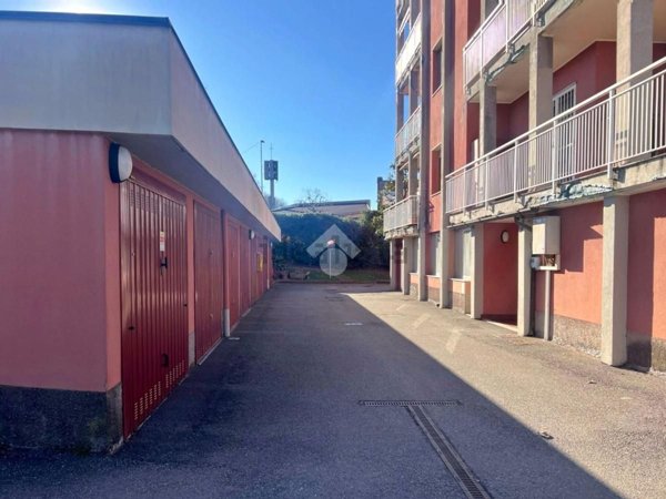 locale di sgombero in vendita a Bollate