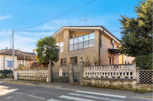 appartamento in vendita a Bollate in zona Cassina Nuova