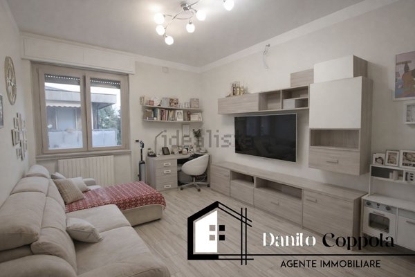 appartamento in vendita a Bollate in zona Cassina Nuova