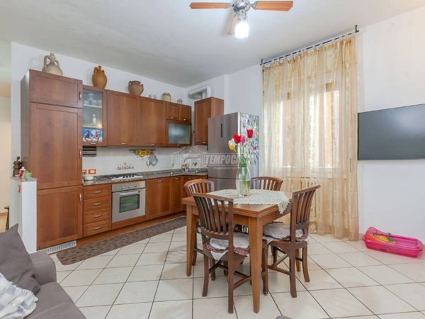 appartamento in vendita a Bollate in zona Castellazzo