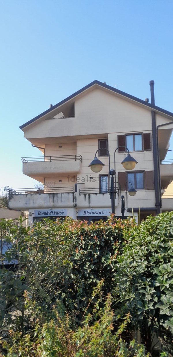 appartamento in vendita a Bollate in zona Ospiate