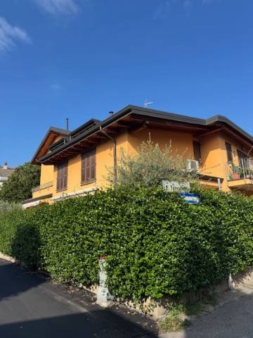 appartamento in vendita a Bollate in zona Cassina Nuova