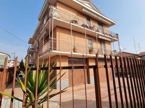 appartamento in vendita a Bollate in zona Cassina Nuova