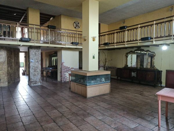 negozio in vendita a Bollate