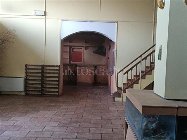 locale commerciale in vendita a Bollate