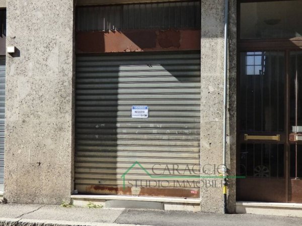 negozio in vendita a Bollate