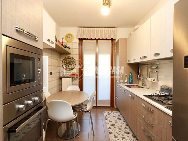 appartamento in vendita a Bollate in zona Cassina Nuova