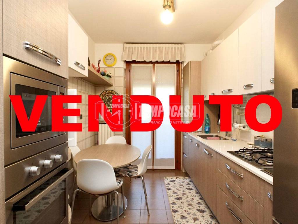 appartamento in vendita a Bollate in zona Cassina Nuova