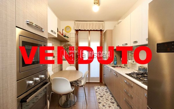 appartamento in vendita a Bollate in zona Cassina Nuova
