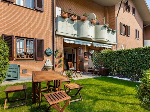 casa indipendente in vendita a Bollate in zona Cassina Nuova