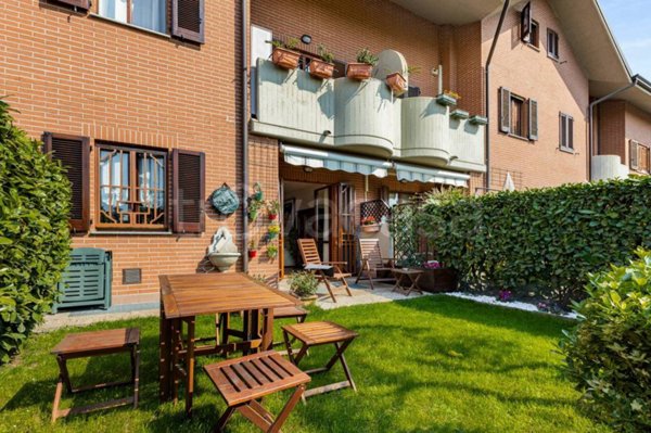 casa indipendente in vendita a Bollate in zona Cassina Nuova