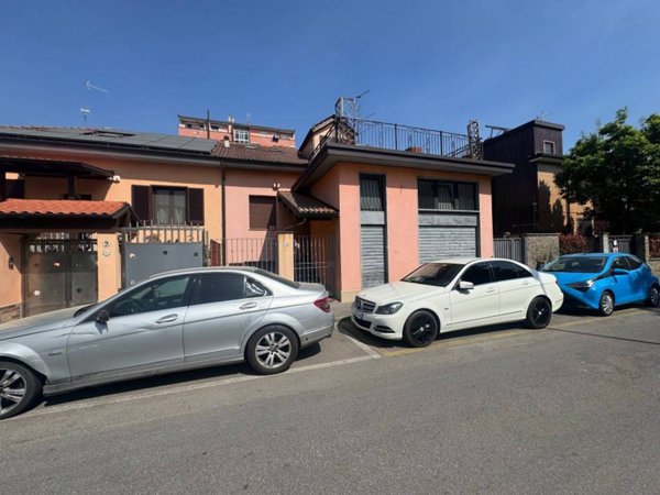 casa indipendente in vendita a Bollate in zona Ospiate