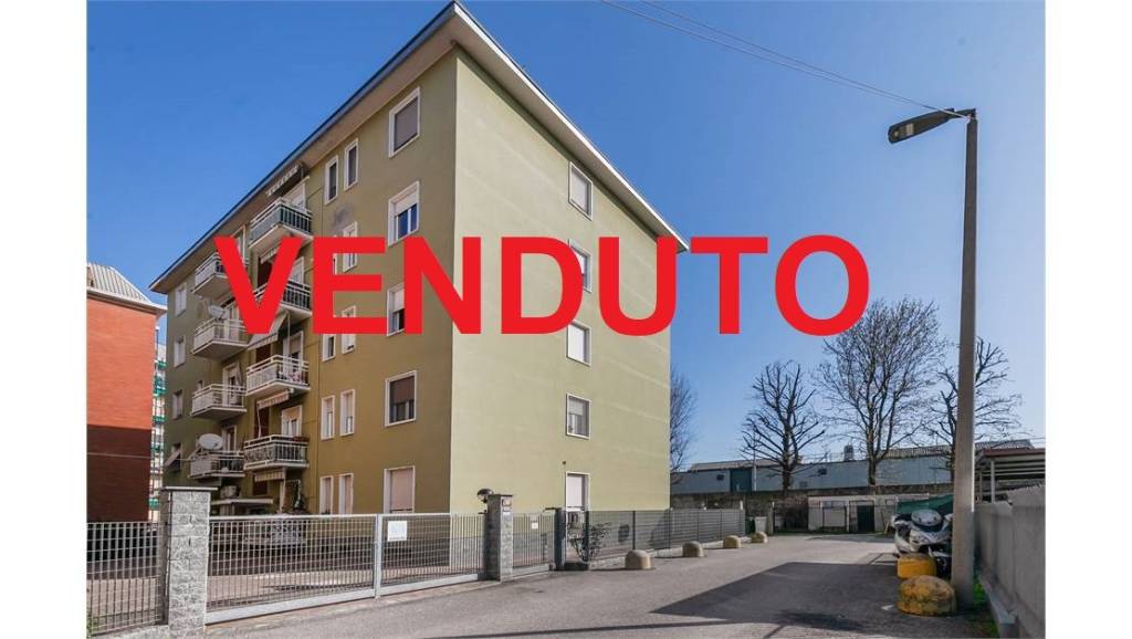 appartamento in vendita a Bollate in zona Cassina Nuova