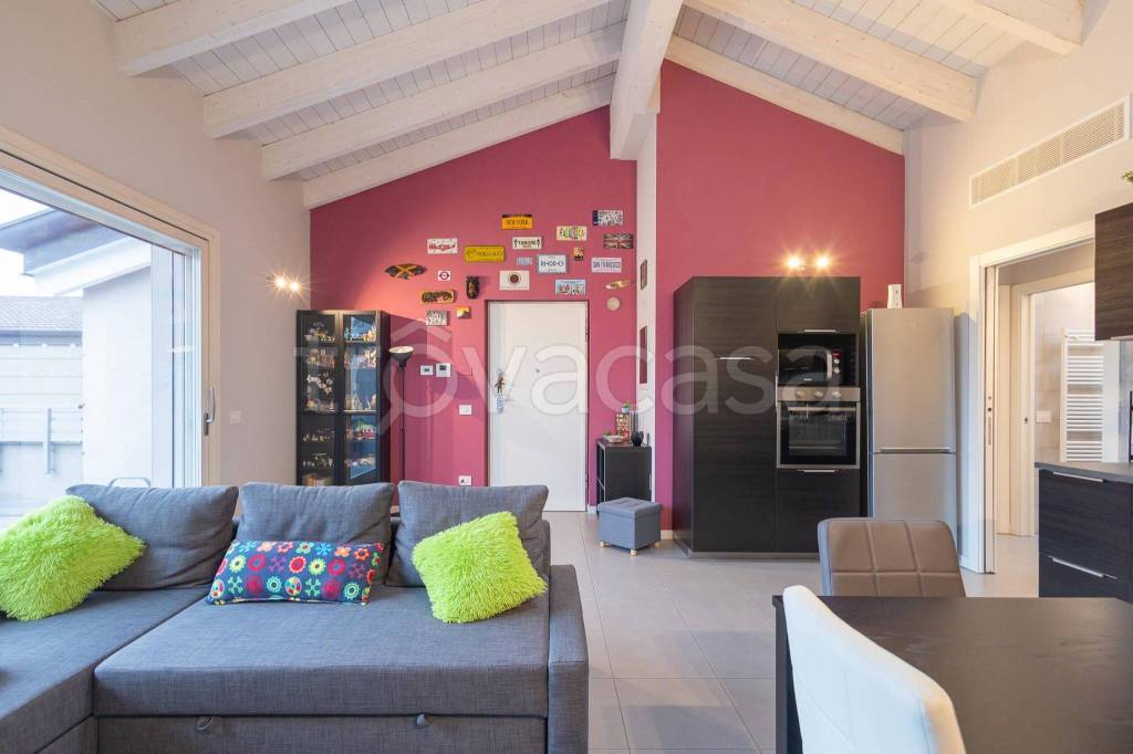 appartamento in vendita a Bollate in zona Cassina Nuova