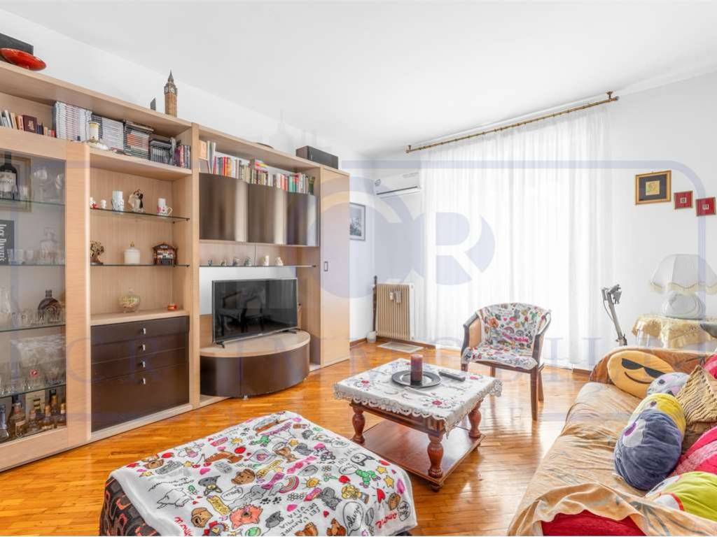 appartamento in vendita a Bollate in zona Cassina Nuova