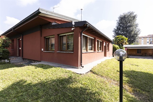 casa indipendente in vendita a Bollate in zona Cassina Nuova