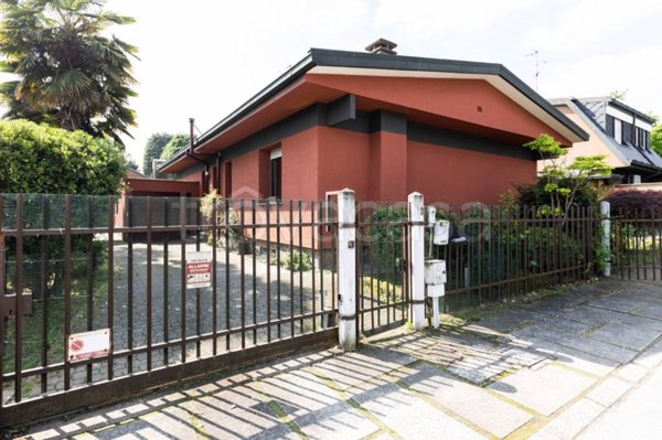 casa indipendente in vendita a Bollate