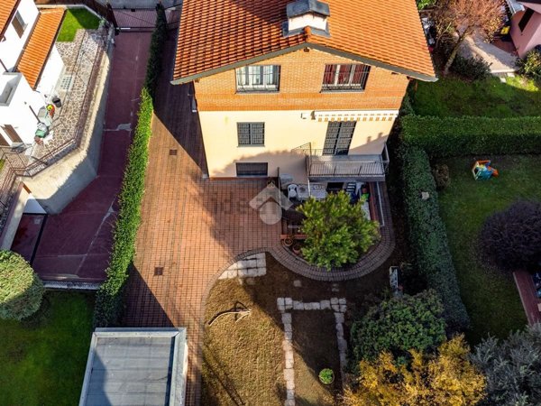 casa indipendente in vendita a Bollate
