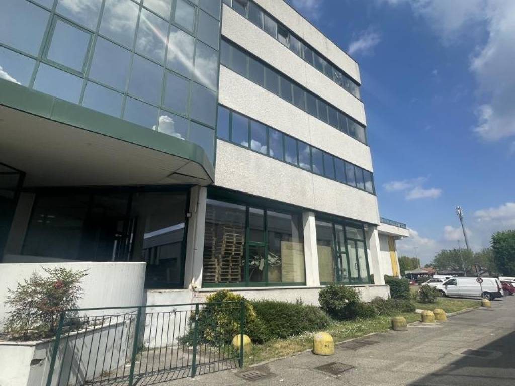 ufficio in vendita a Bollate in zona Ospiate
