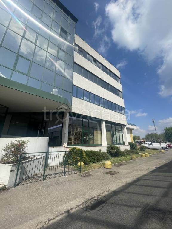 ufficio in vendita a Bollate