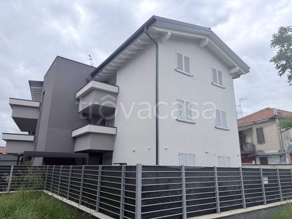 appartamento in vendita a Bollate in zona Cassina Nuova