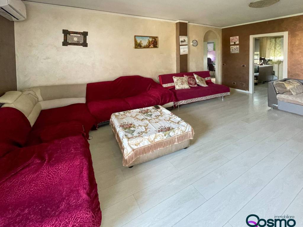 appartamento in vendita a Bollate in zona Cassina Nuova
