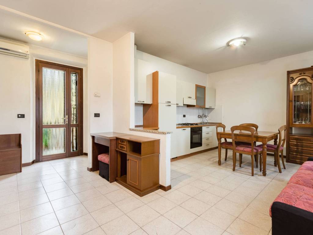 appartamento in vendita a Bollate in zona Cassina Nuova