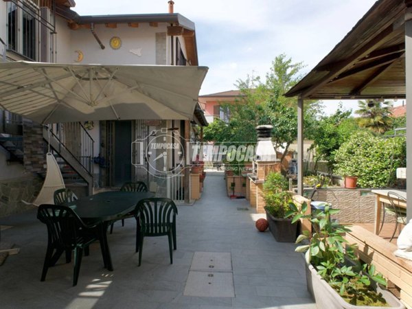 casa indipendente in vendita a Bollate in zona Cassina Nuova