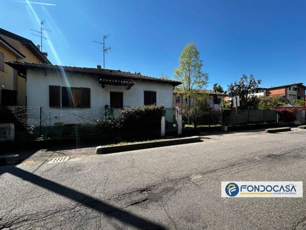 casa indipendente in vendita a Bollate in zona Castellazzo