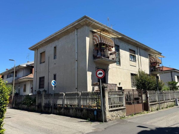 appartamento in vendita a Bollate in zona Cassina Nuova