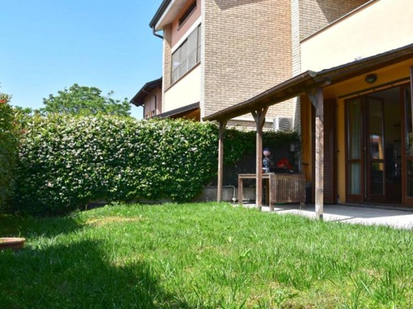 casa indipendente in vendita a Bollate in zona Cassina Nuova