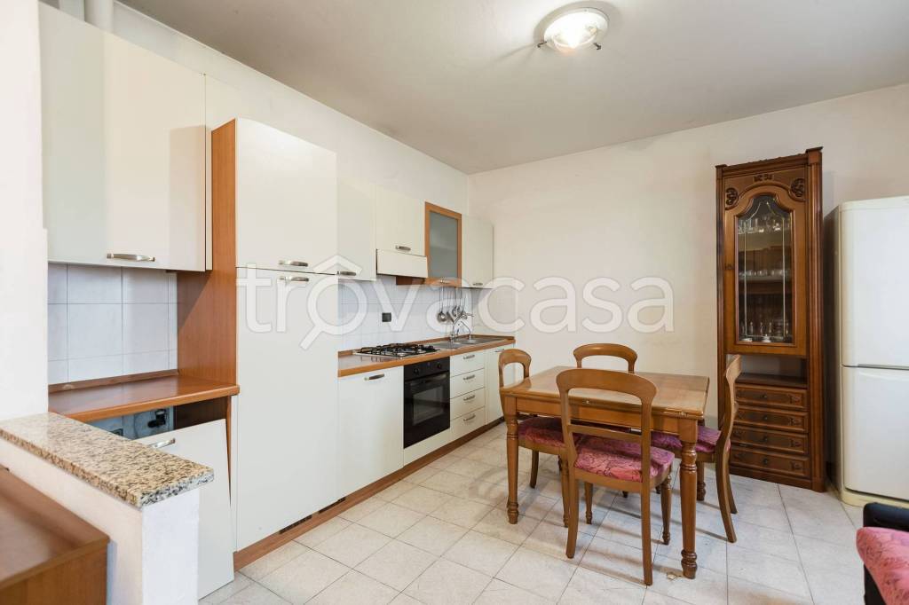 appartamento in vendita a Bollate in zona Cassina Nuova