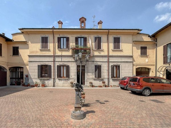 appartamento in vendita a Bollate in zona Cassina Nuova