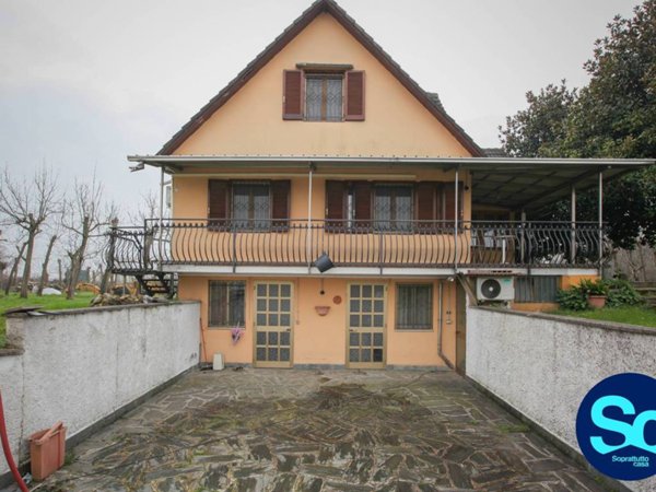 casa indipendente in vendita a Bollate in zona Ospiate