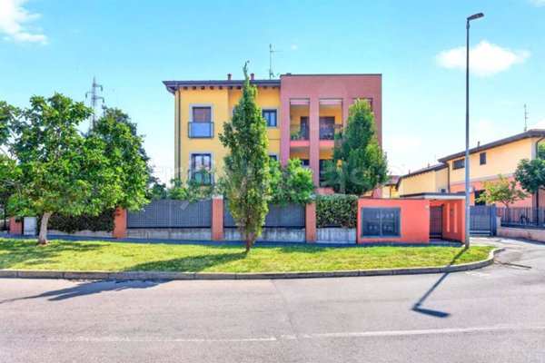 appartamento in vendita a Bollate in zona Cassina Nuova
