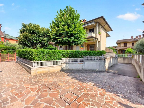 appartamento in vendita a Bollate