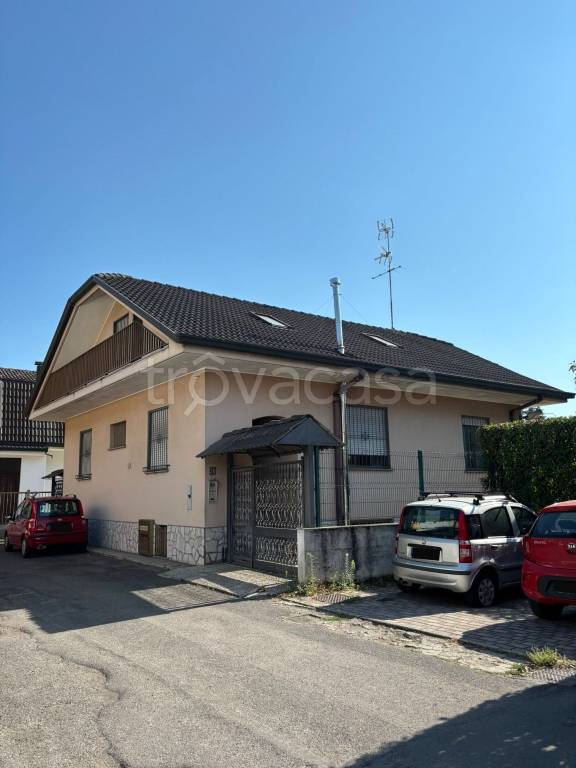 casa indipendente in vendita a Bollate in zona Cassina Nuova