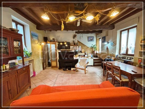 casa indipendente in vendita a Bollate in zona Ospiate