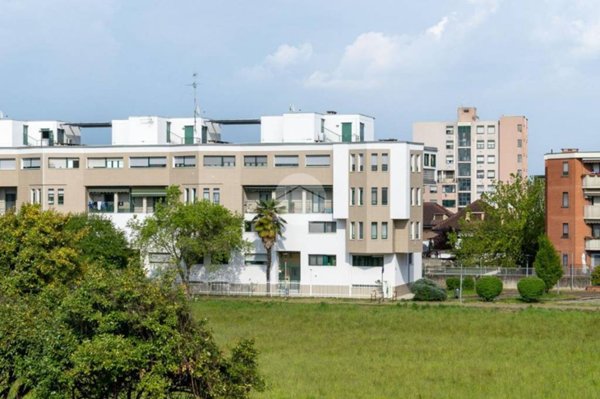 appartamento in vendita a Bollate in zona Cassina Nuova