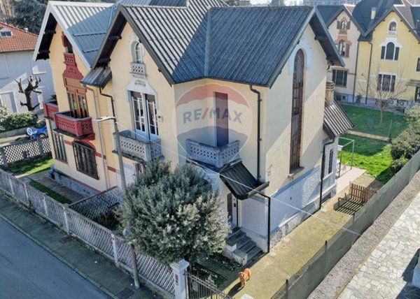 casa indipendente in vendita a Bollate in zona Ospiate