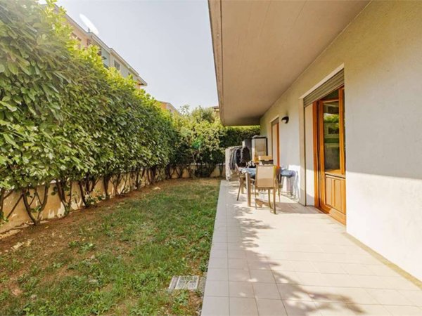 appartamento in vendita a Bollate in zona Cassina Nuova