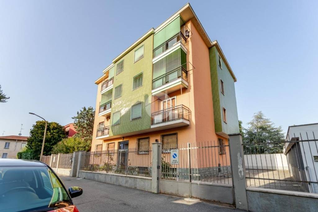 appartamento in vendita a Bollate in zona Cassina Nuova