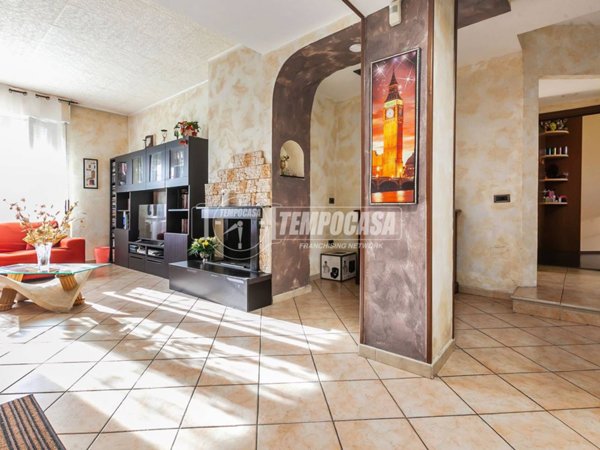 appartamento in vendita a Bollate in zona Ospiate