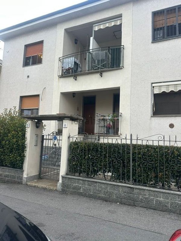 appartamento in vendita a Bollate in zona Cassina Nuova