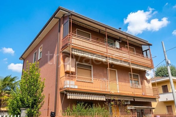 appartamento in vendita a Bollate in zona Cassina Nuova