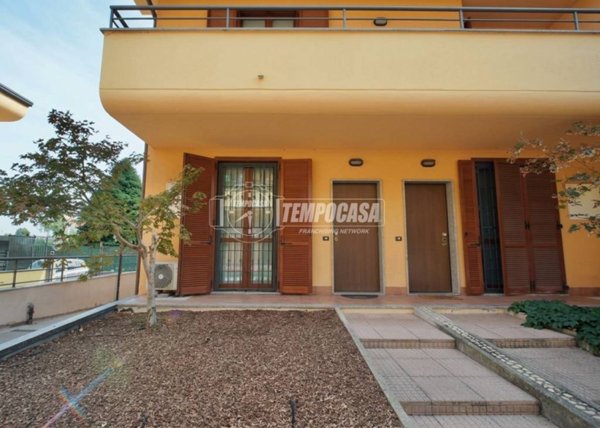 appartamento in vendita a Bollate in zona Cassina Nuova