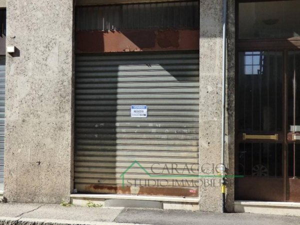 negozio in vendita a Bollate in zona Ospiate