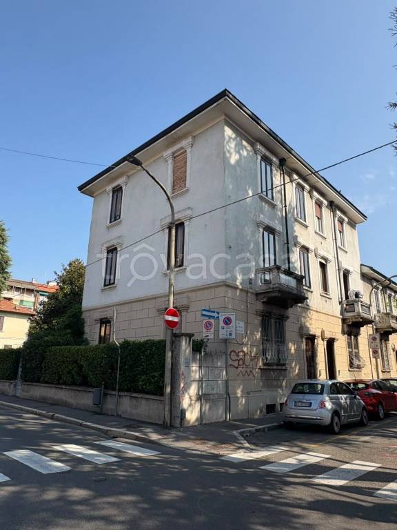 casa indipendente in vendita a Bollate in zona Ospiate