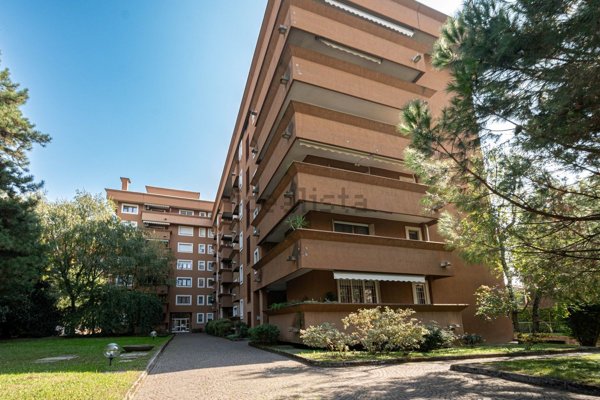 appartamento in vendita a Bollate in zona Ospiate